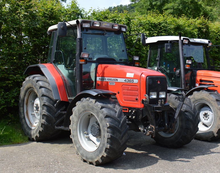 Photo du Tracteurs agricoles MF 4365 Luxe