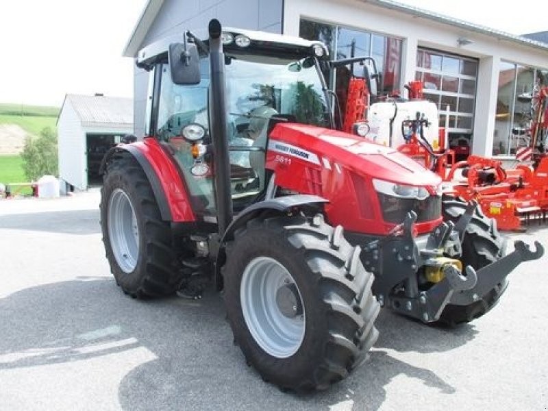 Photo du Tracteurs agricoles MF 5611 Dyna-4 Essentiel Standard