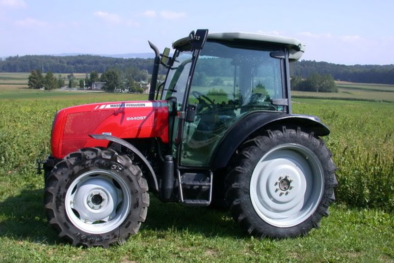 Photo du Tracteurs agricoles MF 2440 ST