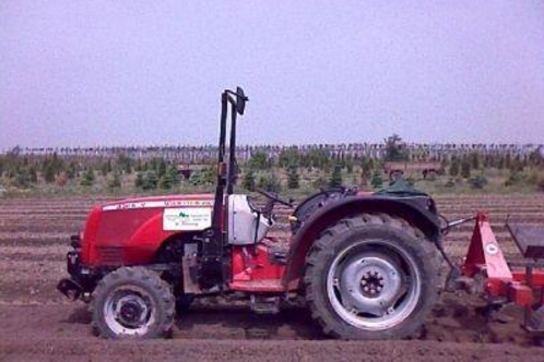 Photo du Tracteurs agricoles MF 3325 V Arceau Rabattable