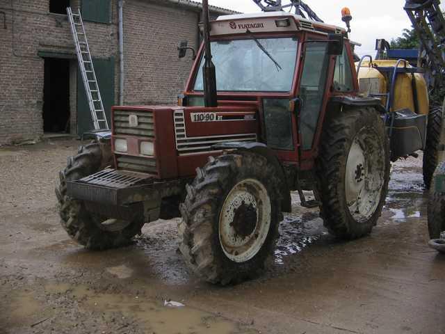Photo du Tracteurs agricoles 110-90 DT