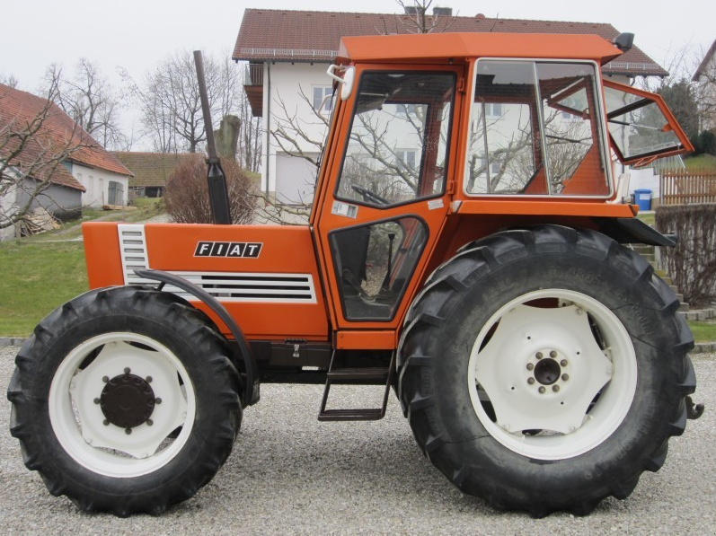 Photo du Tracteurs agricoles 780 DT