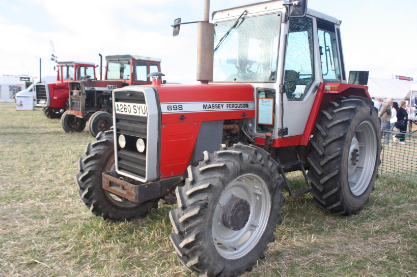 Photo du Tracteurs agricoles MF 698