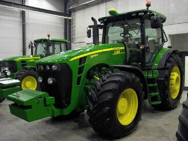 Photo du Tracteurs agricoles 8245R (Non Stop APS)