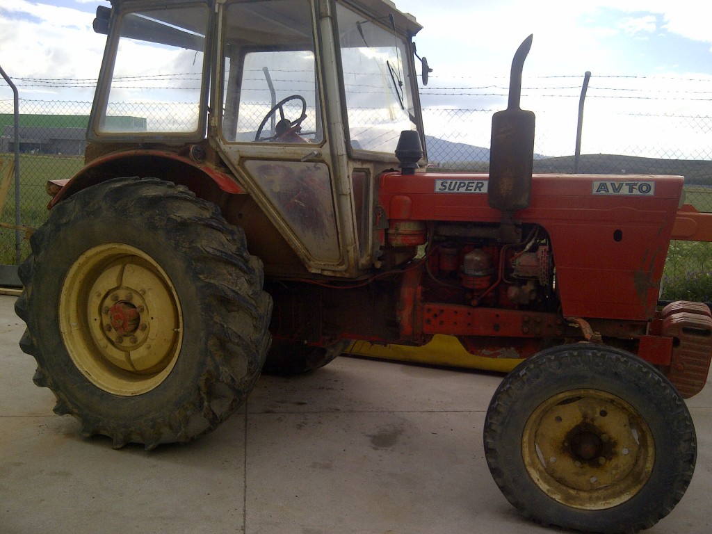 Photo du Tracteurs agricoles 565 2 A ou 4 A