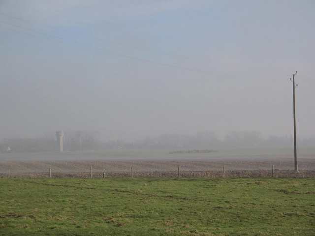 La Picardie un matin de février, dans la brume.